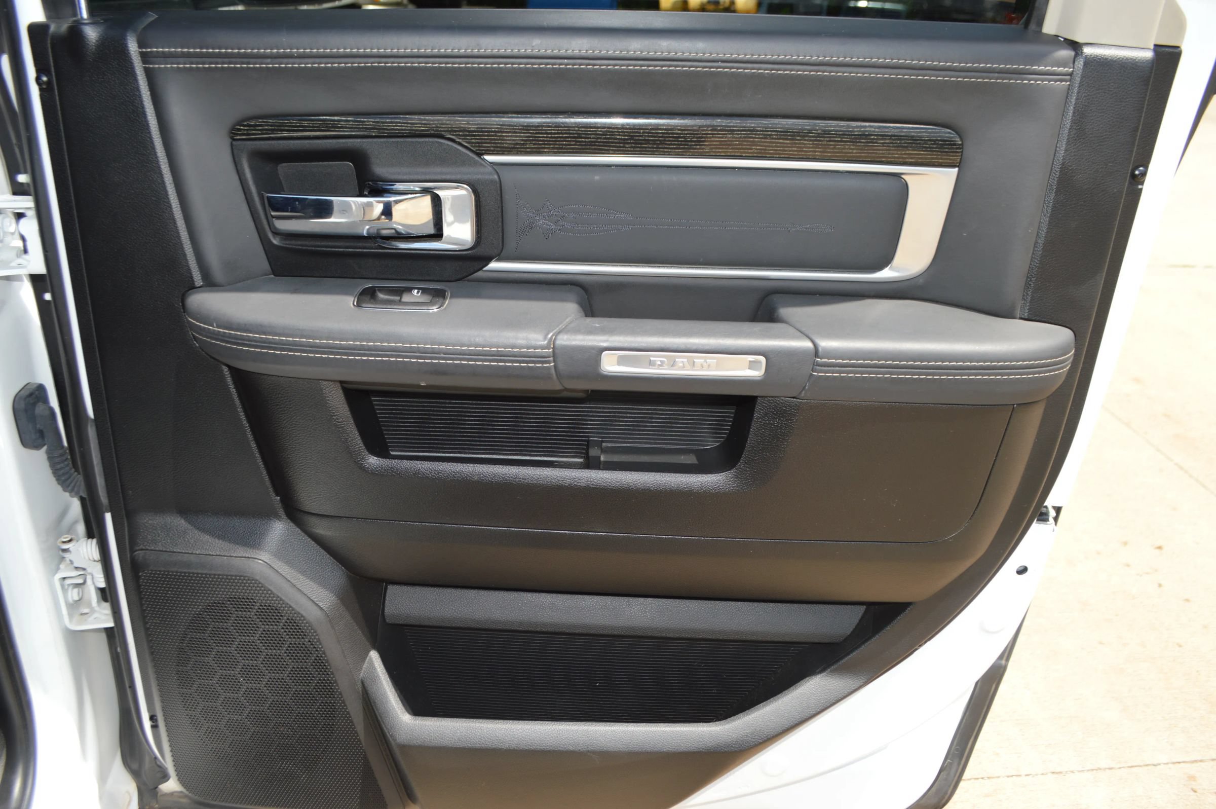 Used 2015 RAM 1500 Limited AWD/4WD image 25