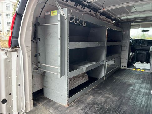 Used 2012 Chevrolet Express 2500 image 9