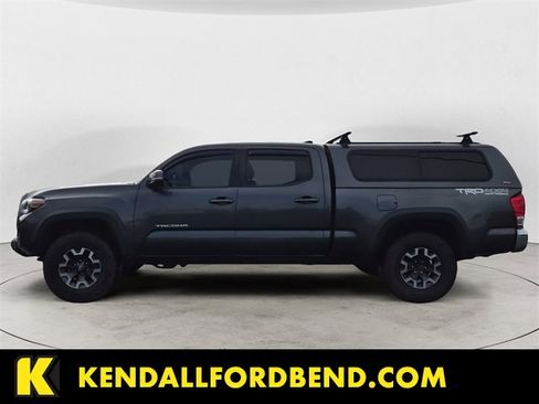 Used 2019 Toyota Tacoma TRD Off-Road image 2