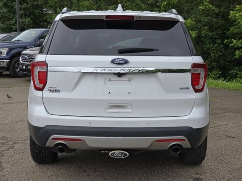 Used 2016 Ford Explorer XLT w/ Equipment Group 201A AWD/4WD image 15