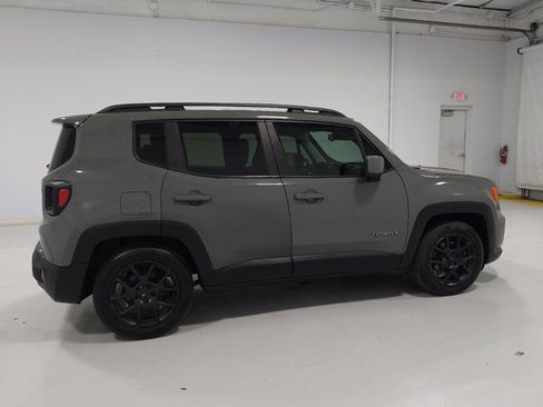 Used 2020 Jeep Renegade Latitude FWD image 10