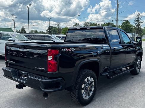 Used 2022 Chevrolet Silverado 2500 Custom w/ Custom Value Package AWD/4WD image 6