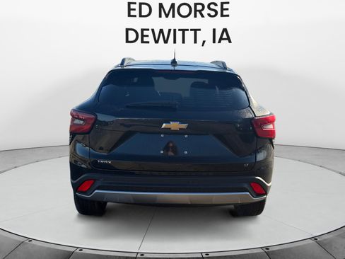 Used 2025 Chevrolet Trax LT w/ LT Convenience Package image 4