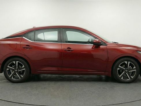 Used 2025 Nissan Sentra SV image 9