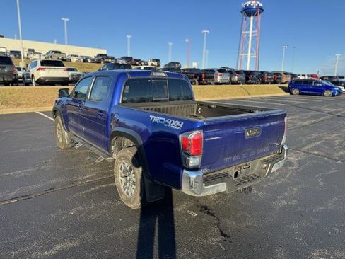 Certified 2022 Toyota Tacoma TRD Off-Road image 5