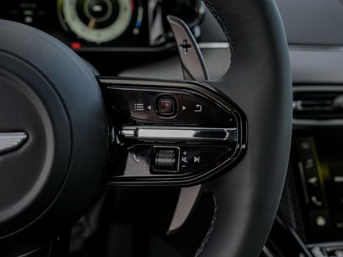 New 2026 Aston Martin V8 Vantage Roadster image 24