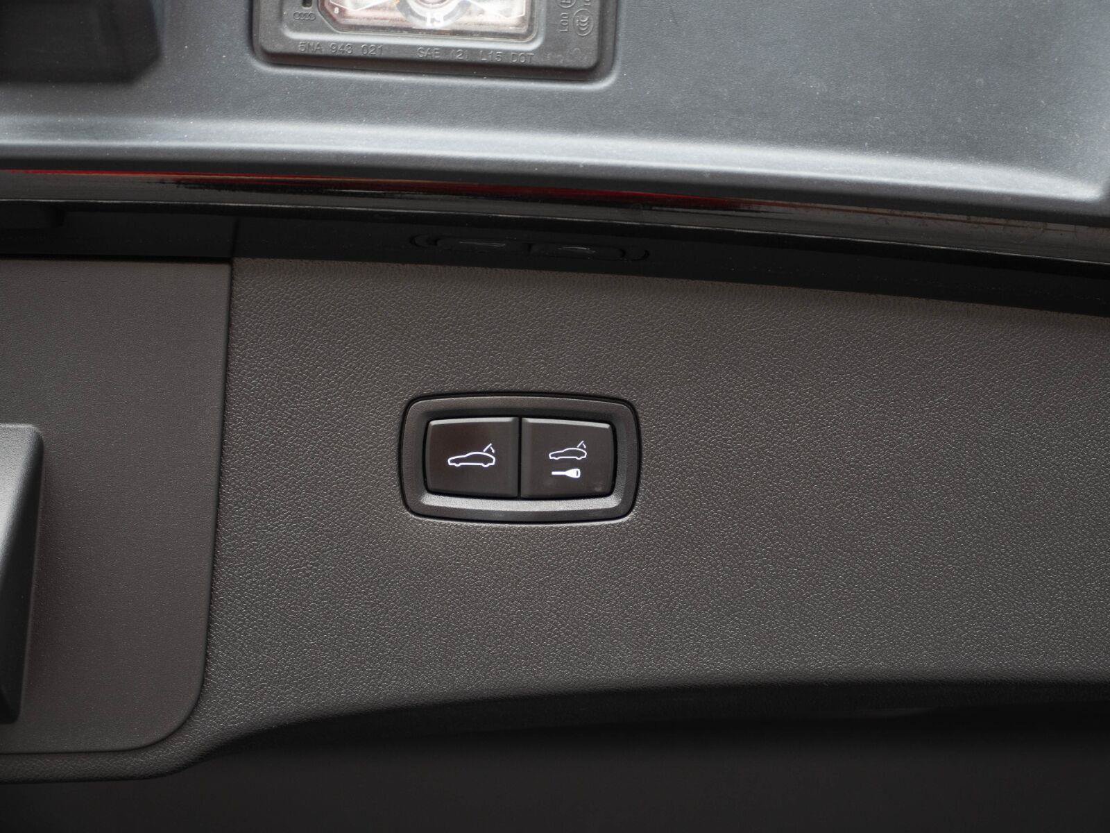 Certified 2023 Porsche Cayenne Turbo AWD/4WD image 32