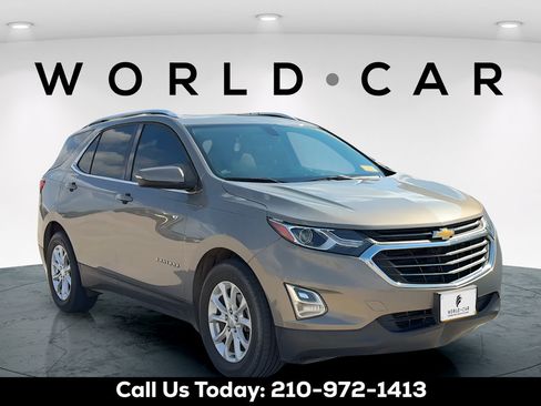 Used 2018 Chevrolet Equinox LT w/ Sun & Infotainment Package FWD image 2