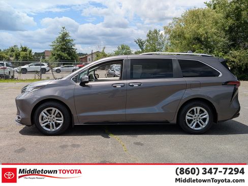 Certified 2024 Toyota Sienna Limited AWD/4WD image 6
