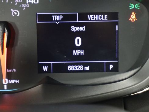 Used 2019 Chevrolet Trax LT w/ LT Convenience Package FWD image 35