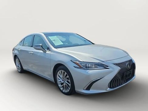 Used 2020 Lexus ES 350 w/ Accessory Package FWD image 3