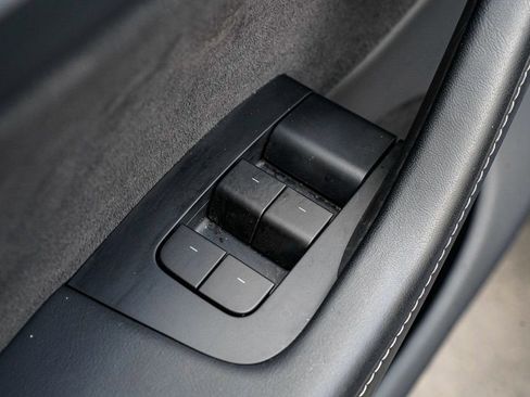 Used 2023 Tesla Model Y Long Range image 9