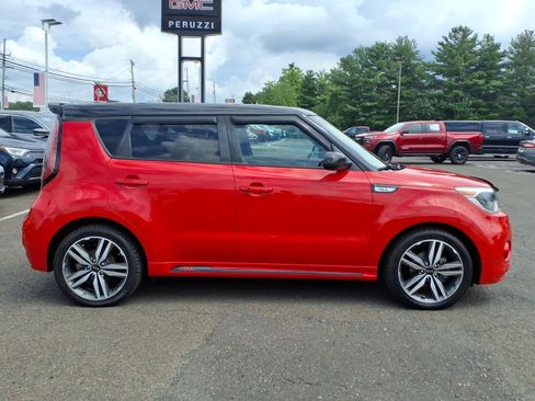 Used 2019 Kia Soul + FWD image 2