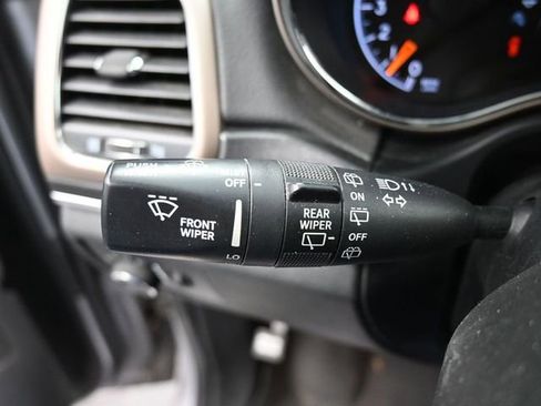 Used 2015 Jeep Grand Cherokee Limited w/ Trailer Tow Group IV image 32