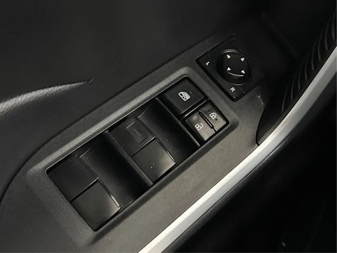 Used 2021 Toyota RAV4 LE image 41