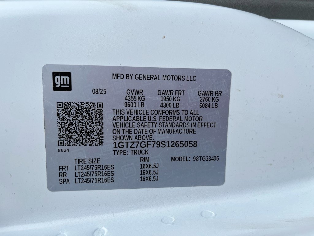 Used 2025 GMC Savana 3500 w/ Driver Convenience Package RWD image 29