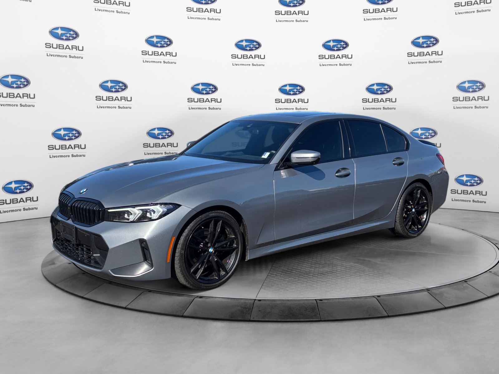 Used 2024 BMW 330i Sedan w/ M Sport Package RWD image 2