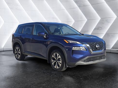 Used 2023 Nissan Rogue SV image 1