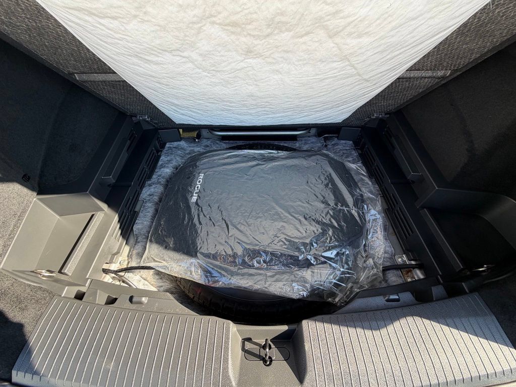 Used 2023 Nissan Rogue SV AWD/4WD image 27