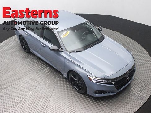 Used 2022 Honda Accord Sport image 3