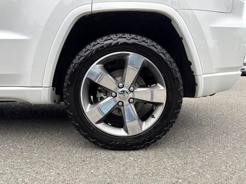 Used 2015 Jeep Grand Cherokee Overland AWD/4WD image 15