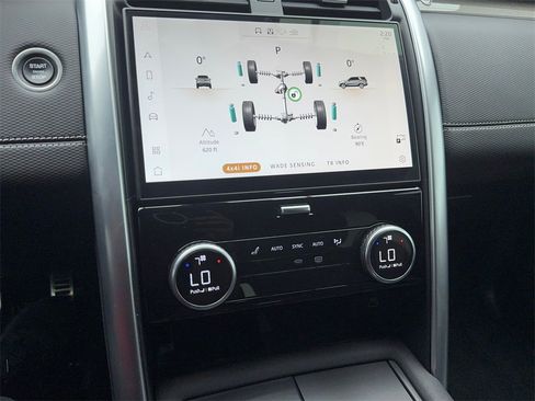 Used 2023 Land Rover Discovery Metropolitan Edition image 33