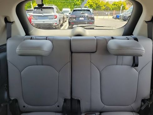 Certified 2025 Honda Pilot Touring image 13