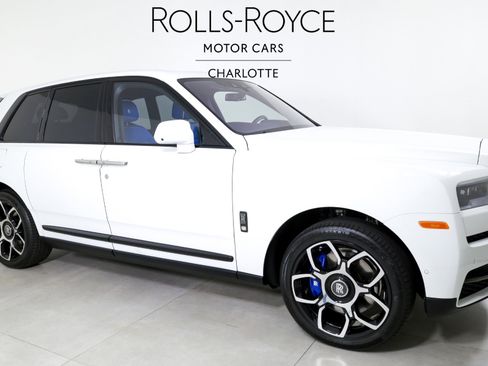 Used 2024 Rolls-Royce Cullinan Black Badge image 5