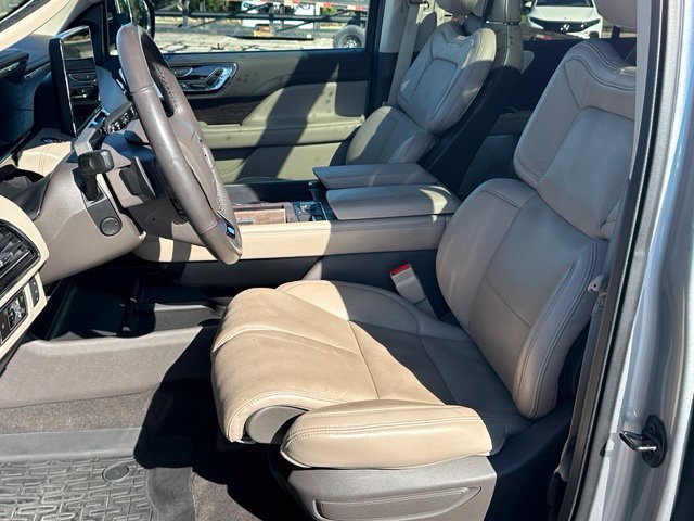 Used 2023 Lincoln Navigator L Reserve AWD/4WD image 21