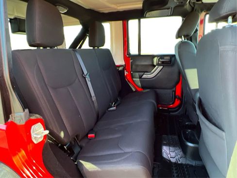 Used 2018 Jeep Wrangler Unlimited Sport S AWD/4WD image 10