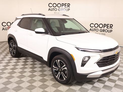 Used 2026 Chevrolet TrailBlazer LT w/ Convenience Package FWD image 1