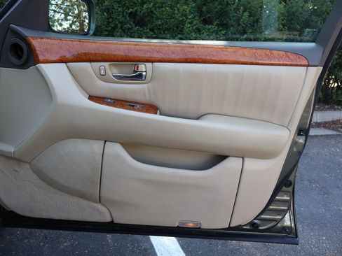 Used 2004 Lexus LS 430 image 27