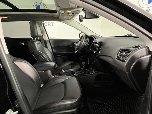Used 2019 Jeep Compass Latitude AWD/4WD image 21