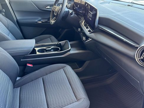 New 2025 Chevrolet Equinox LT FWD image 16