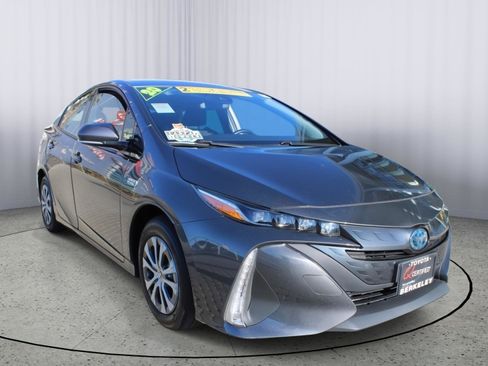Used 2020 Toyota Prius Prime LE image 1