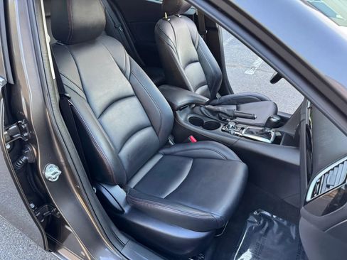 Used 2016 MAZDA MAZDA3 i Grand Touring FWD image 22