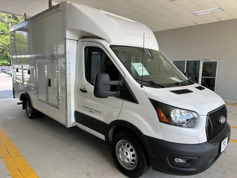 Used 2023 Ford Transit 350 Low Roof DRW RWD image 7