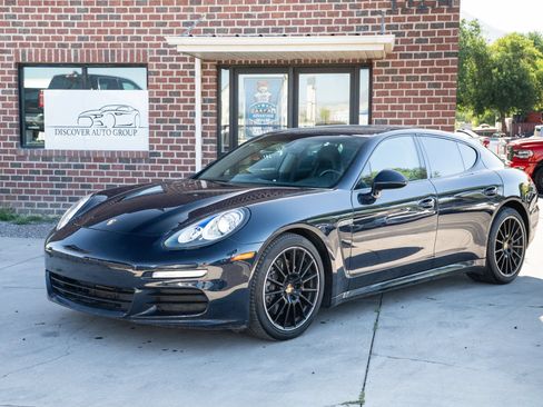 Used 2016 Porsche Panamera RWD image 1