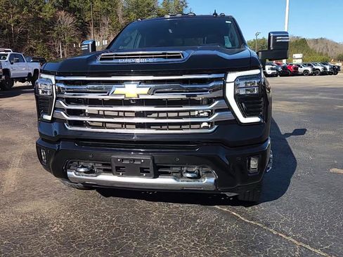 Used 2025 Chevrolet Silverado 3500 High Country w/ High Country Premium Package image 16