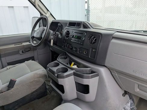 Used 2009 Ford E-350 and Econoline 350 XLT image 26