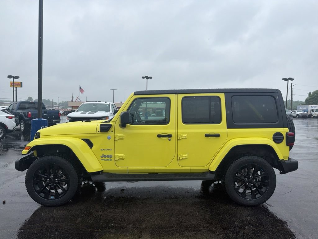 Used 2022 Jeep Wrangler Unlimited Sahara w/ Cold Weather Group AWD/4WD image 6