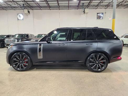 Used 2024 Land Rover Range Rover SV AWD/4WD image 7