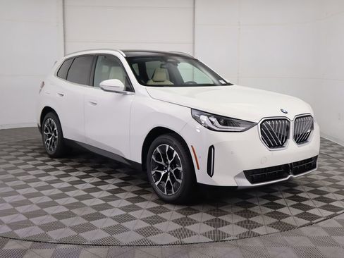 Used 2025 BMW X3 xDrive30i w/ Premium Package image 4