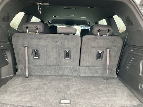 Used 2025 GMC Acadia Elevation image 26