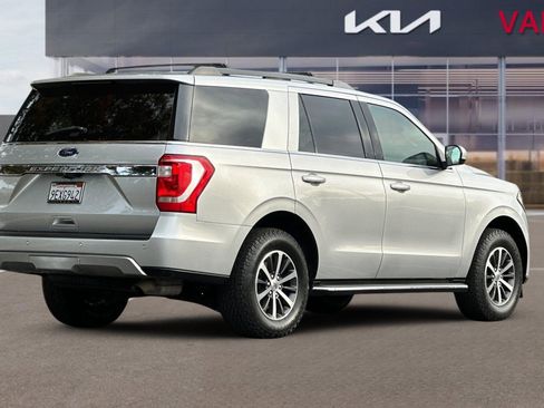 Used 2018 Ford Expedition XLT w/ Equipment Group 202A image 4