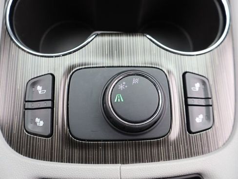 Used 2020 GMC Acadia SLT image 32