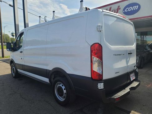 Used 2018 Ford Transit 150 150 3DR SWB LOW ROOF CARGO VAN image 7