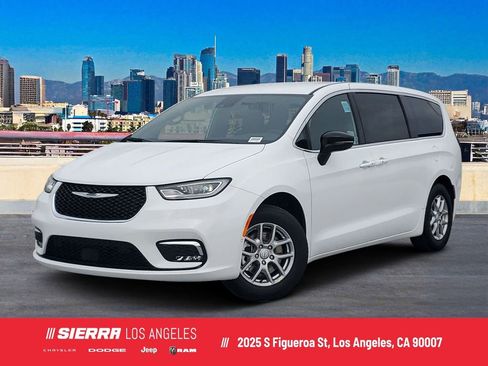 New 2026 Chrysler Pacifica Select image 1