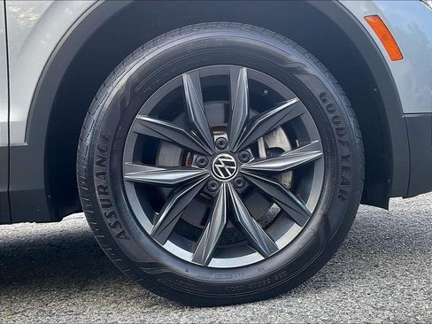 Used 2023 Volkswagen Tiguan SE AWD/4WD image 7