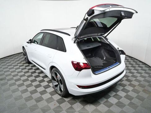 Used 2023 Audi e-tron Premium Plus w/ Premium Plus Package AWD/4WD image 31